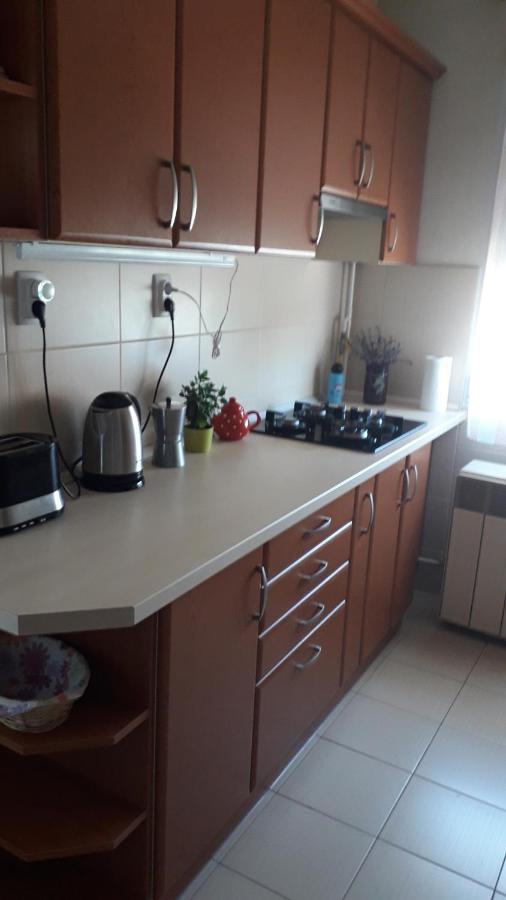 Annika Apartman Eger Buitenkant foto