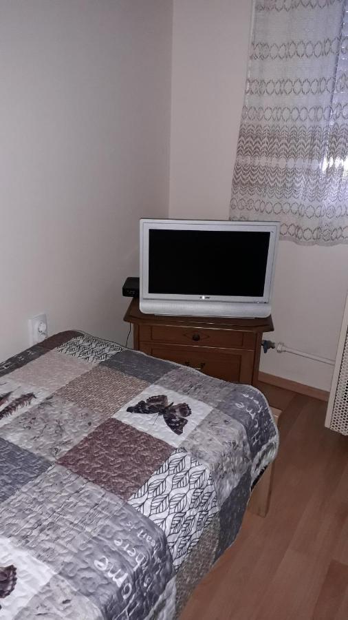 Annika Apartman Eger Buitenkant foto