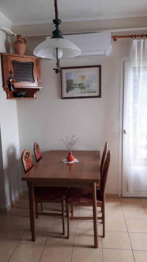 Annika Apartman Eger Buitenkant foto