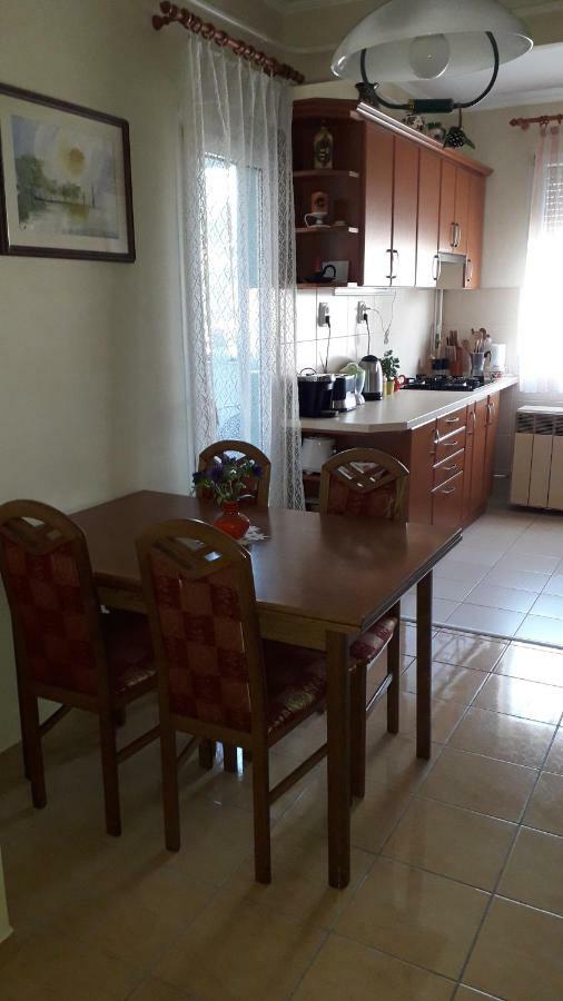 Annika Apartman Eger Buitenkant foto