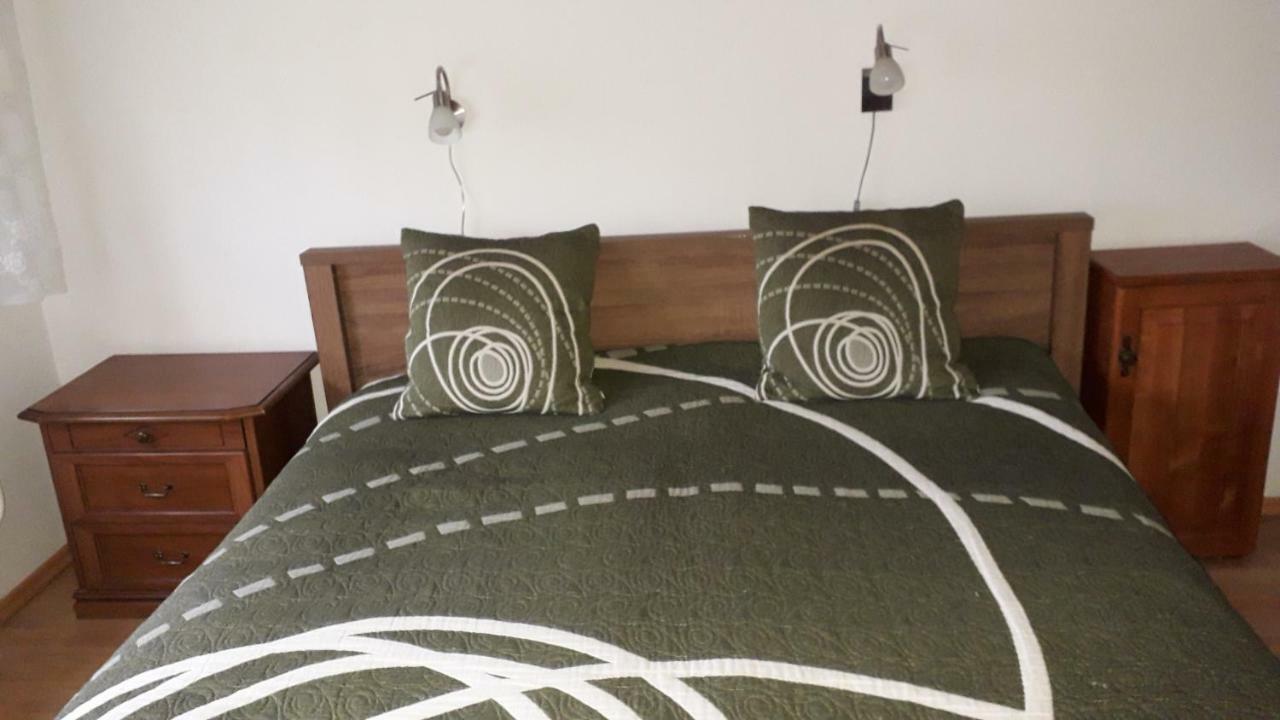 Annika Apartman Eger Buitenkant foto