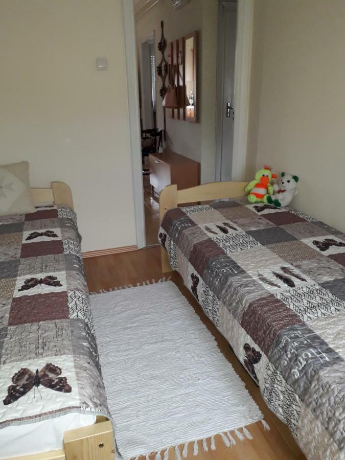 Annika Apartman Eger Buitenkant foto