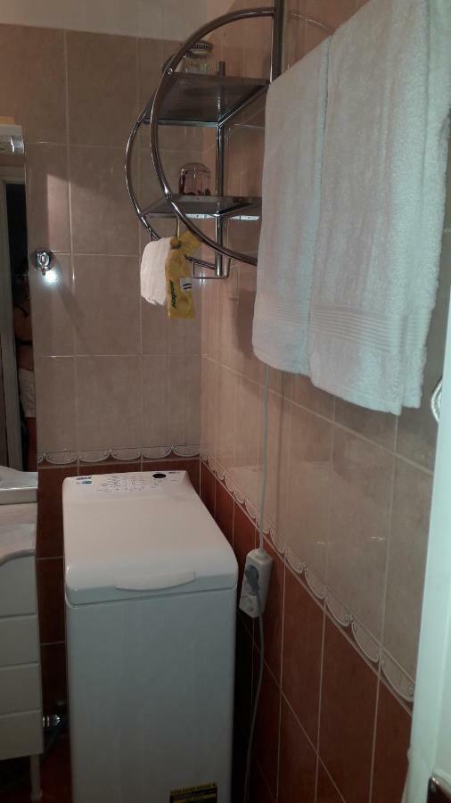 Annika Apartman Eger Buitenkant foto
